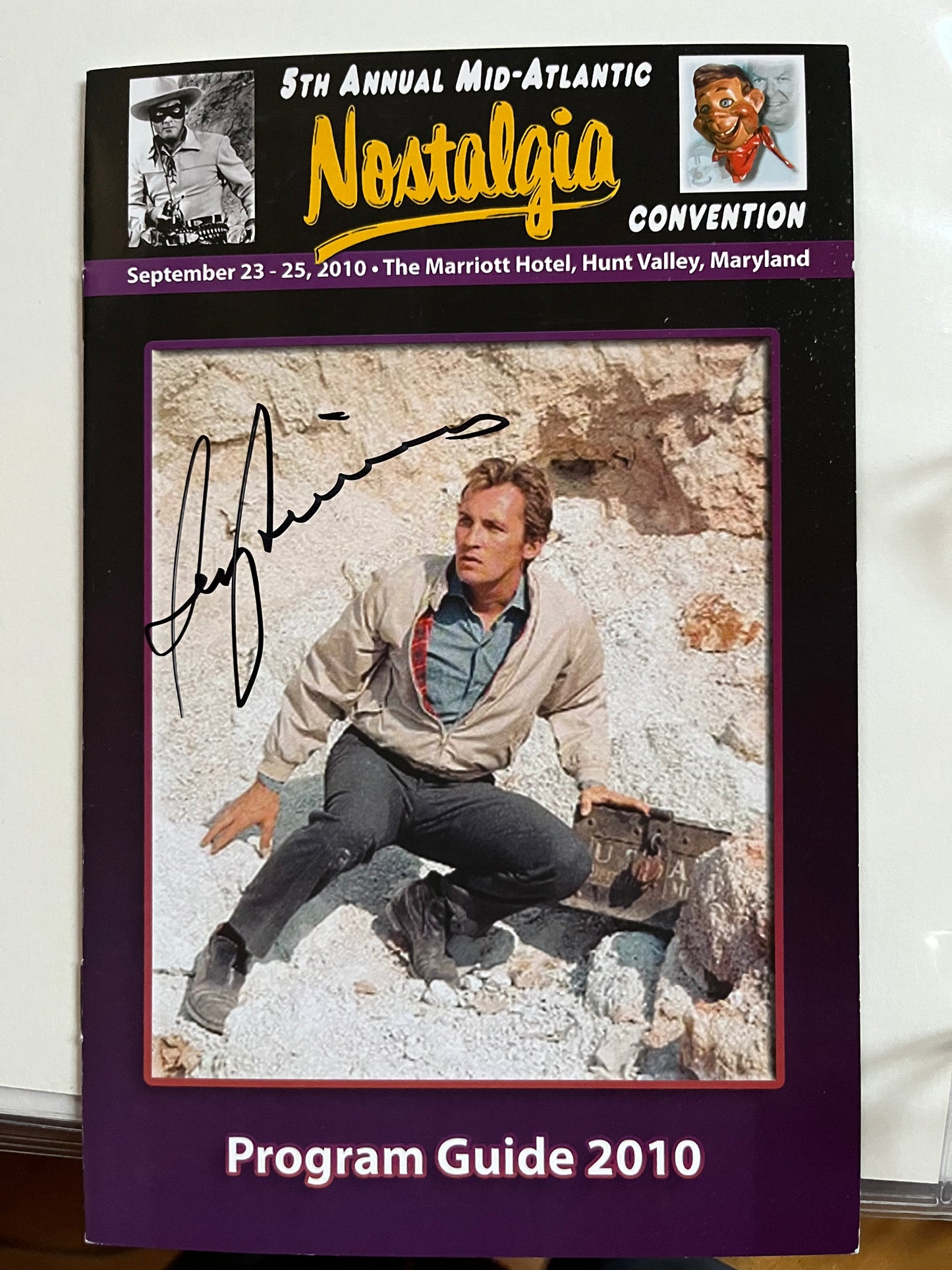 MANC Program Guide, Dawn Wells, Roy Thinnes, 10 autographs!!!