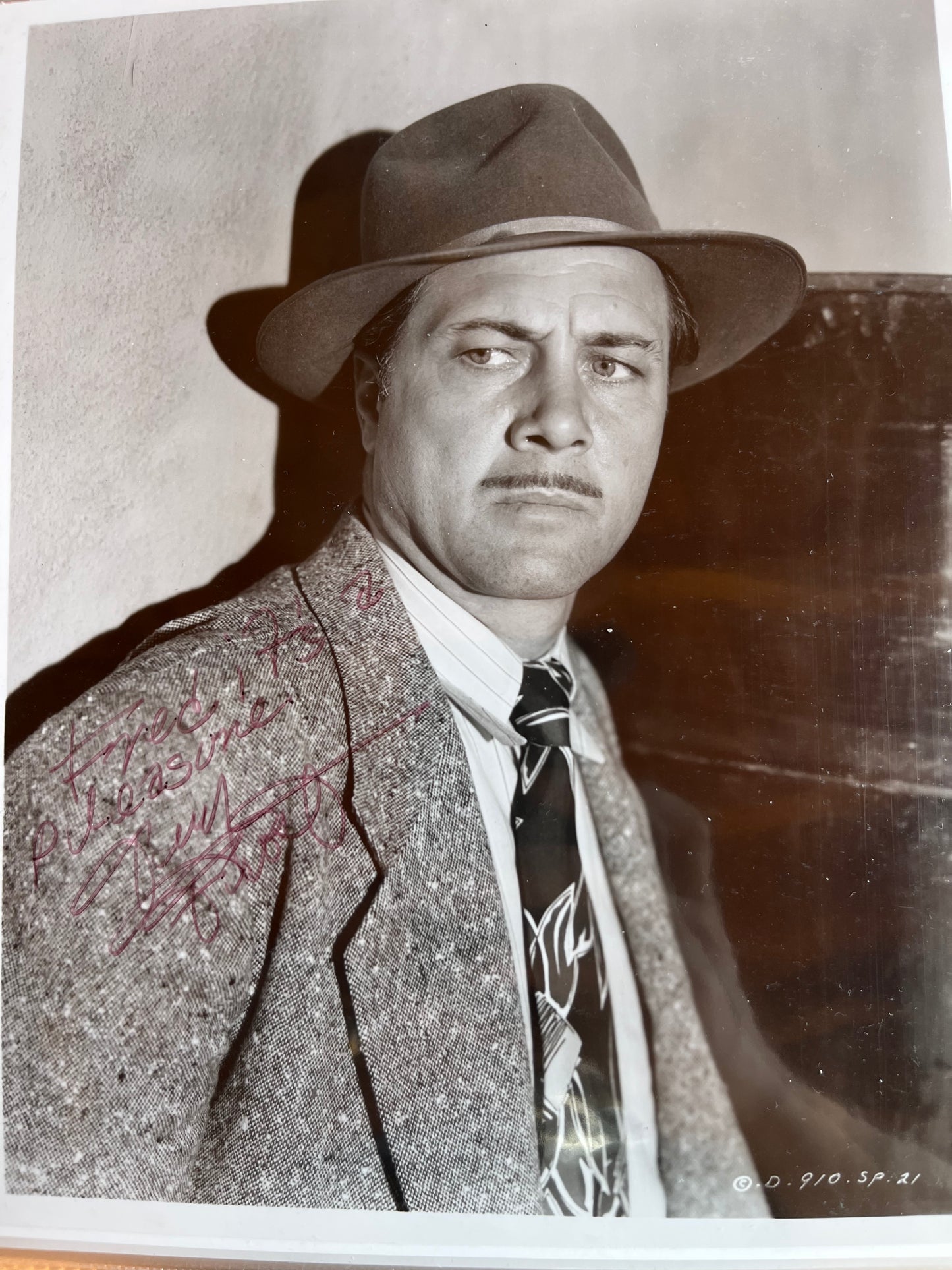 TERRY FROST, actor, autograph