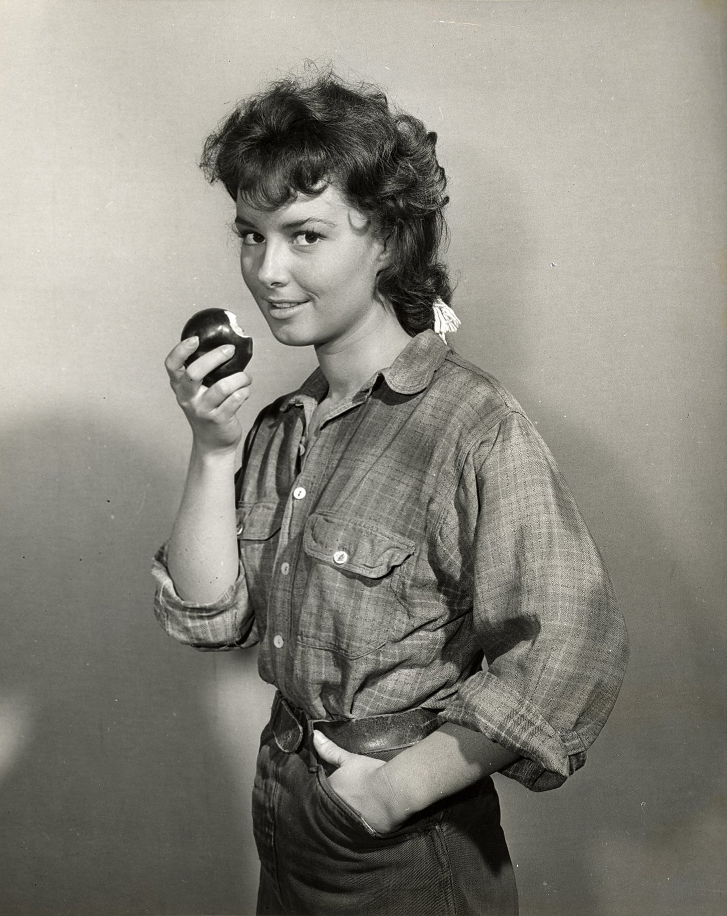 Gigi Perreau autograph (PRE-ORDER)