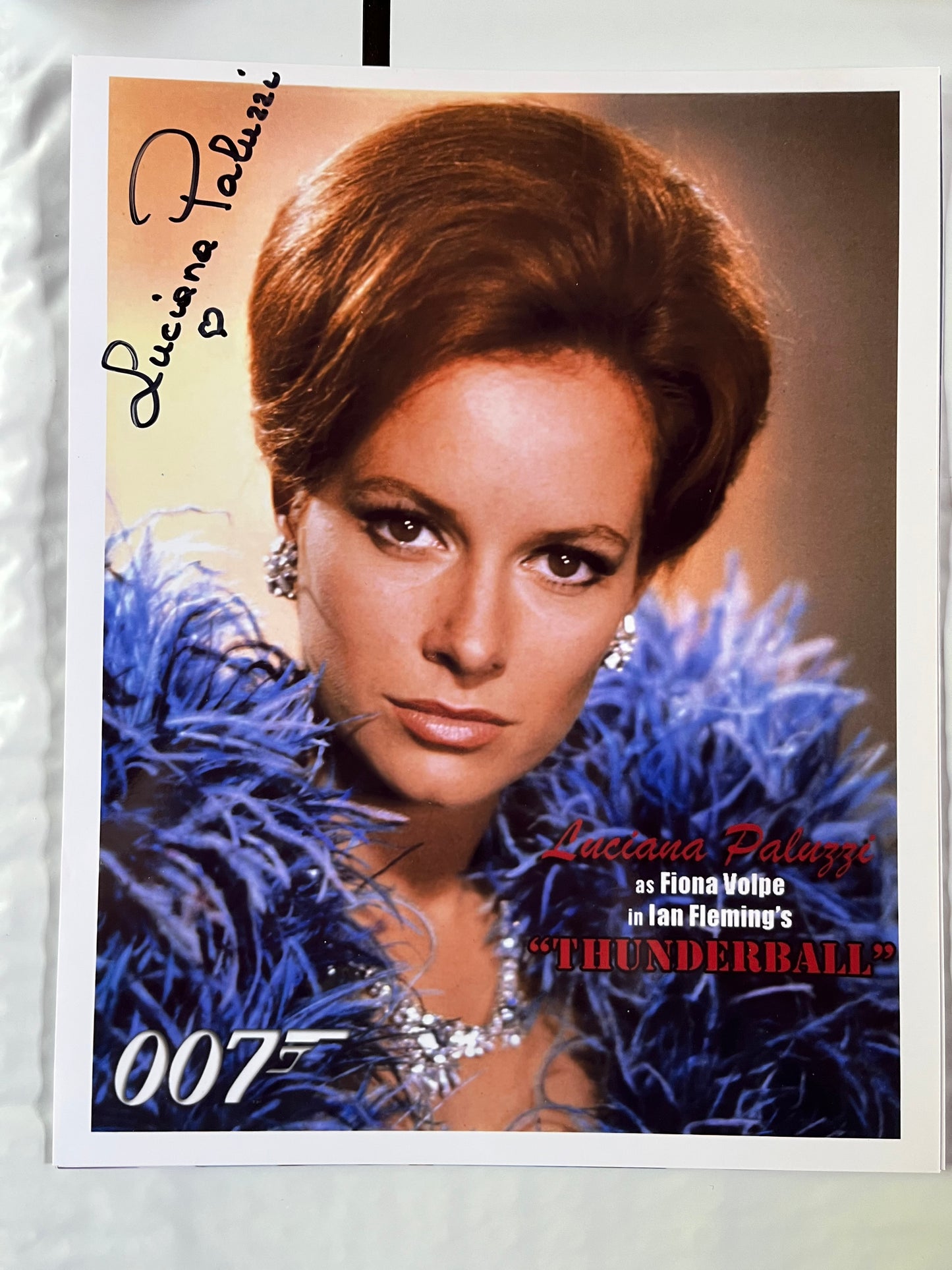 LUCIANA PALUZZI, Bond Girl, autograph