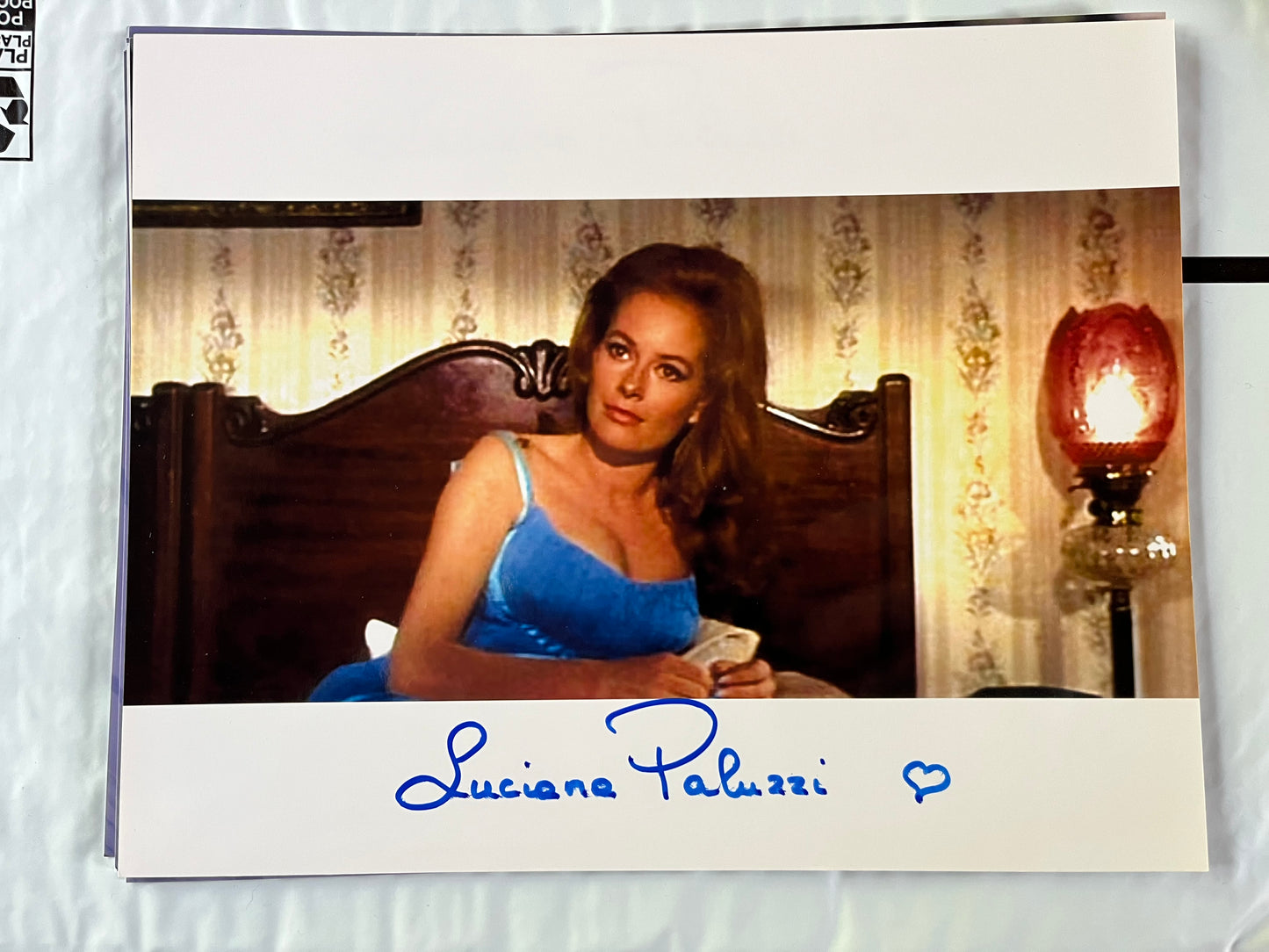 LUCIANA PALUZZI, Bond Girl, autograph