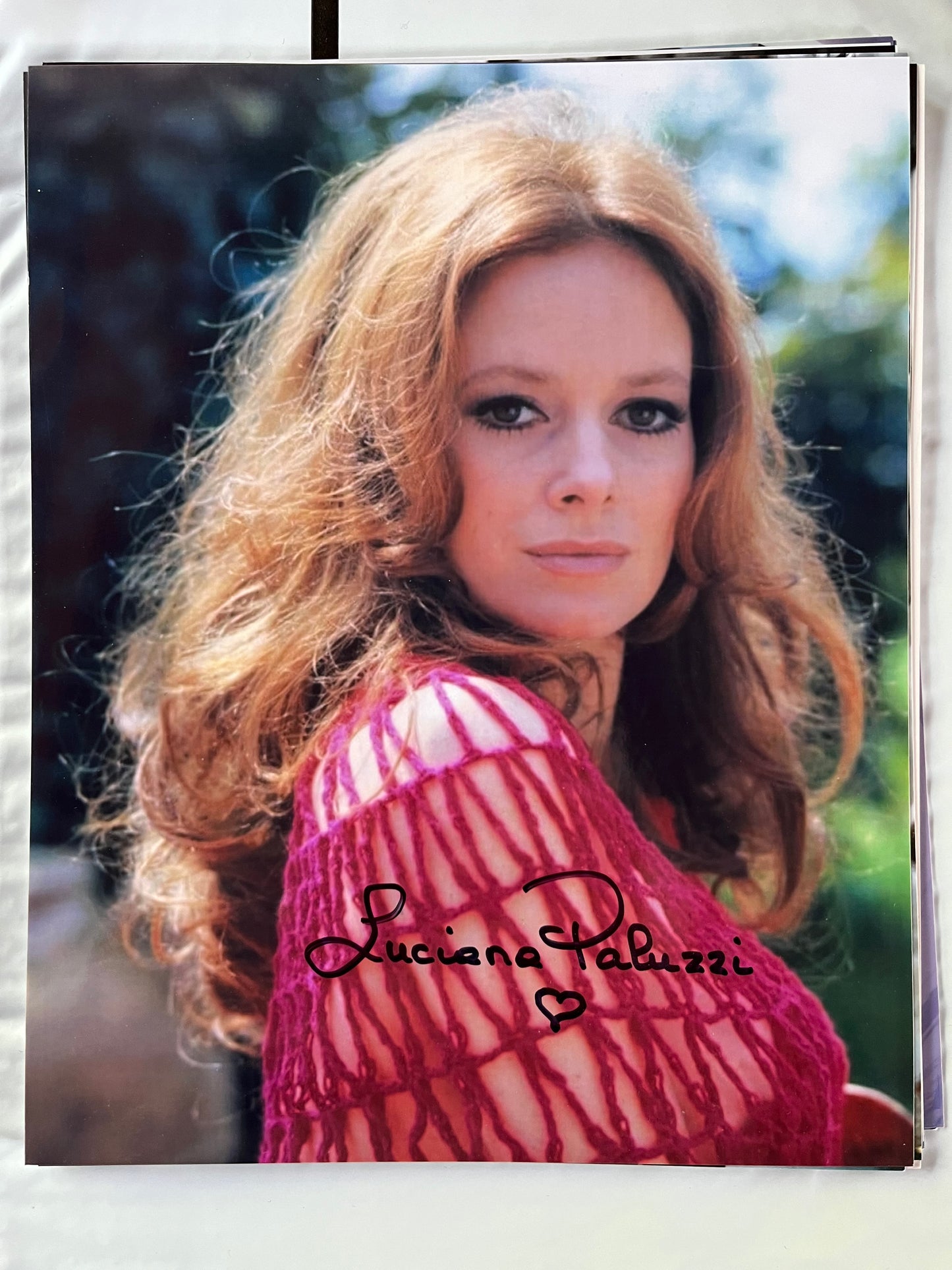 LUCIANA PALUZZI, Bond Girl, autograph