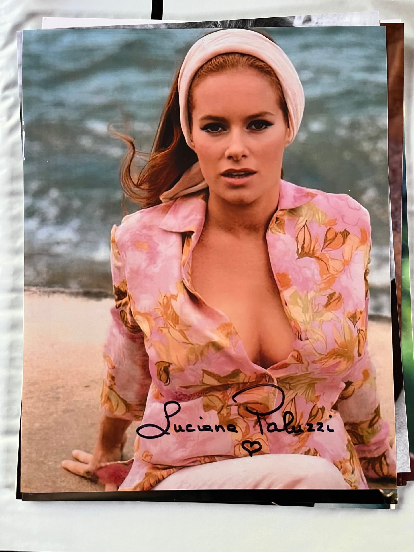 LUCIANA PALUZZI, Bond Girl, autograph