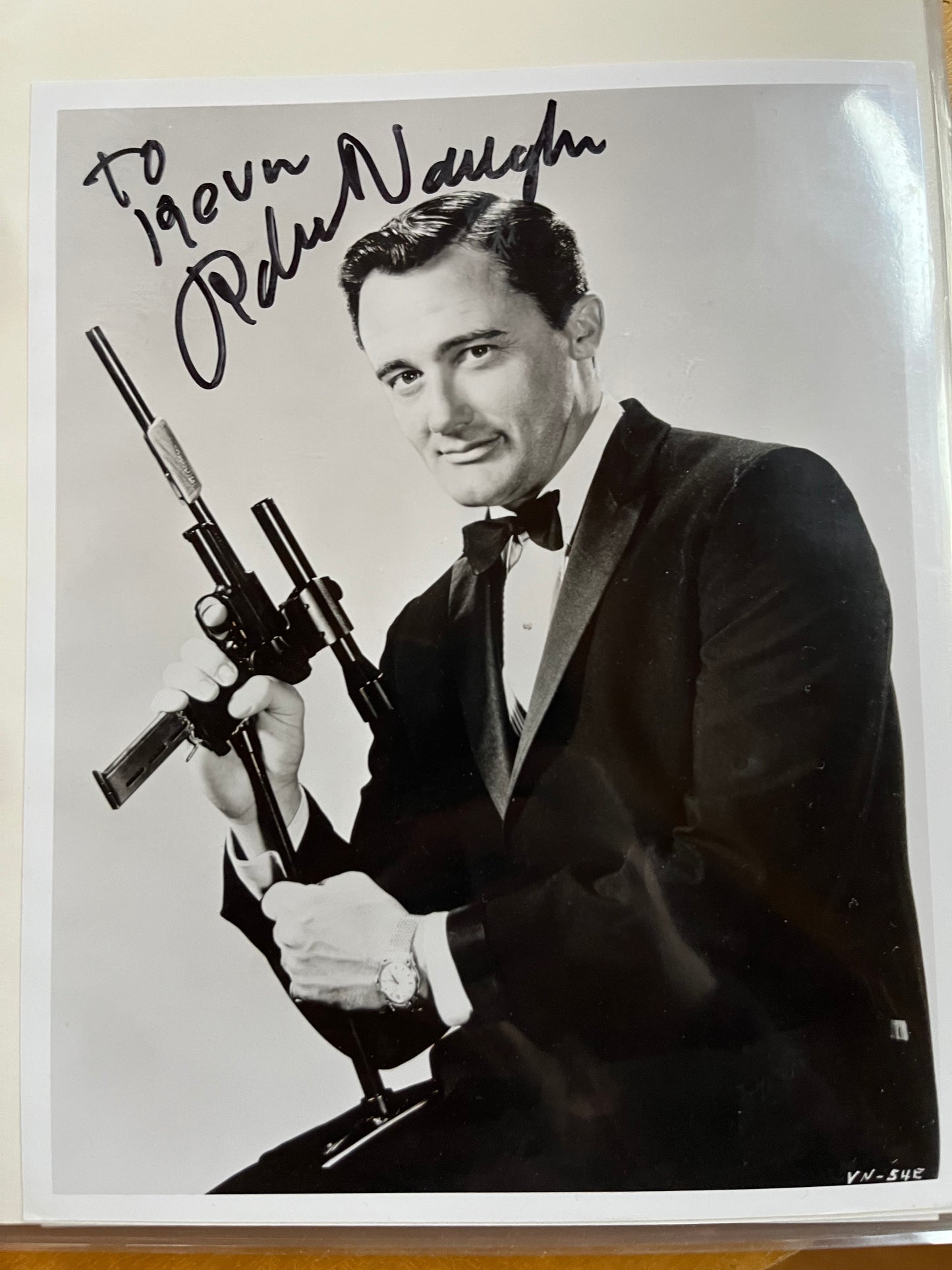 ROBERT VAUGHN, The Man From U.N.C.L.E., autograph