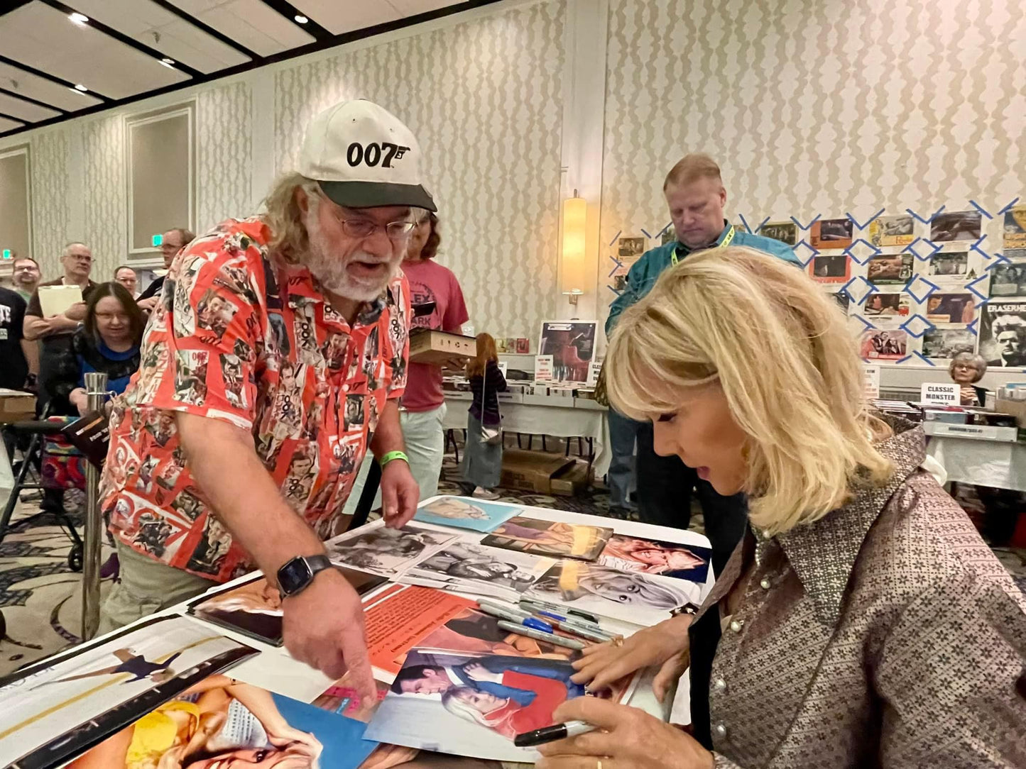 LYNN-HOLLY JOHNSON, 007 James Bond girl FOR YOUR EYES ONLY, autograph