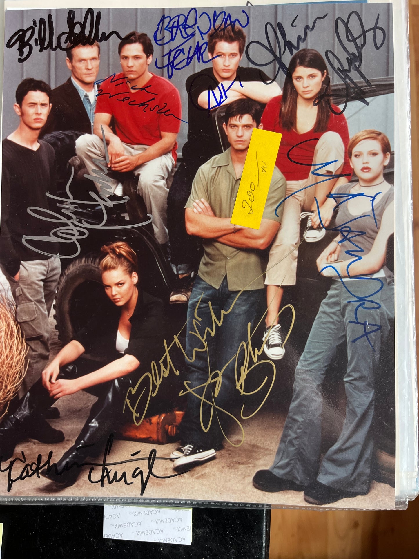 ROSWELL, TV cast, multiple autographs