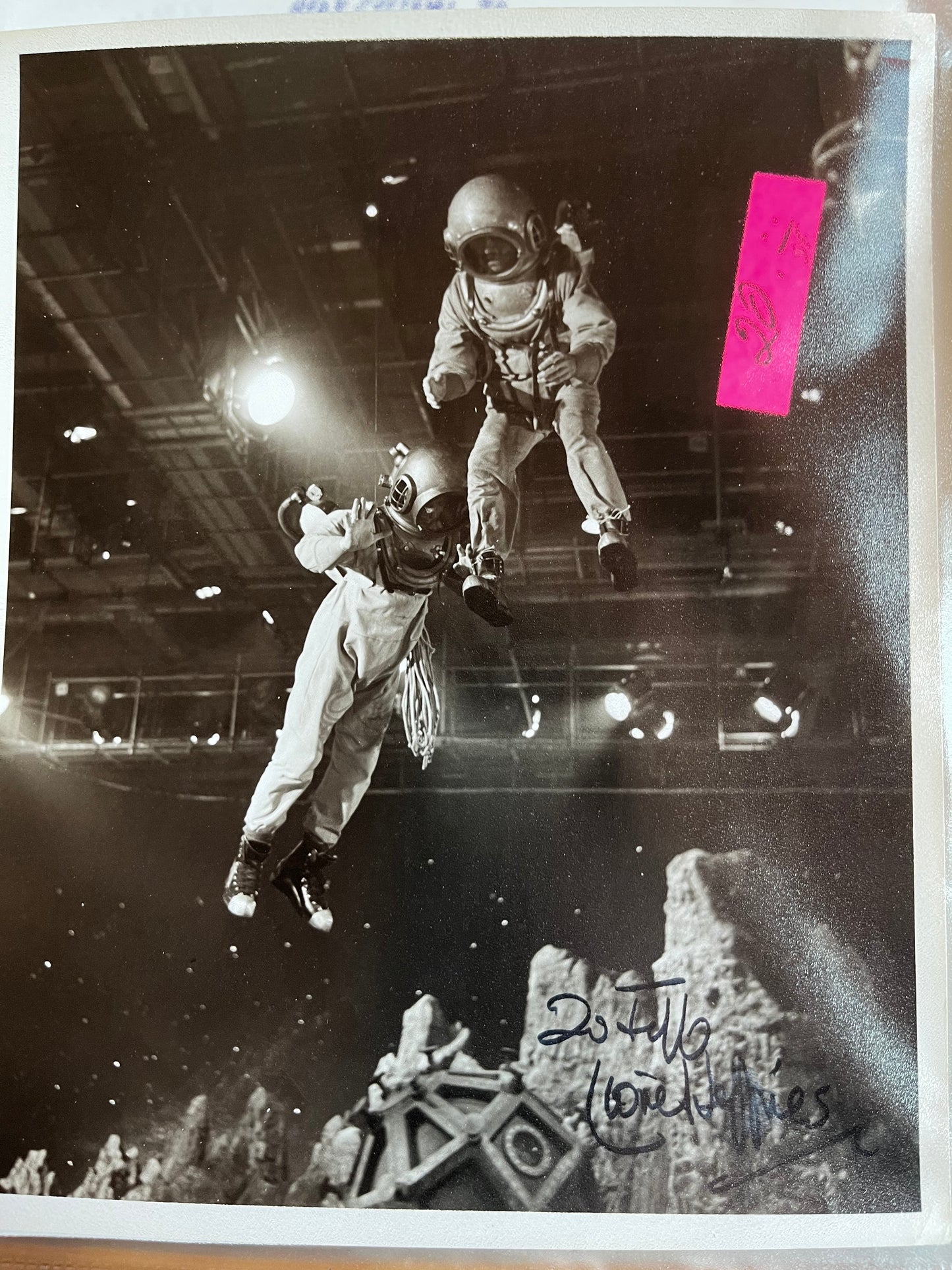 LIONEL JEFFERIES, autograph