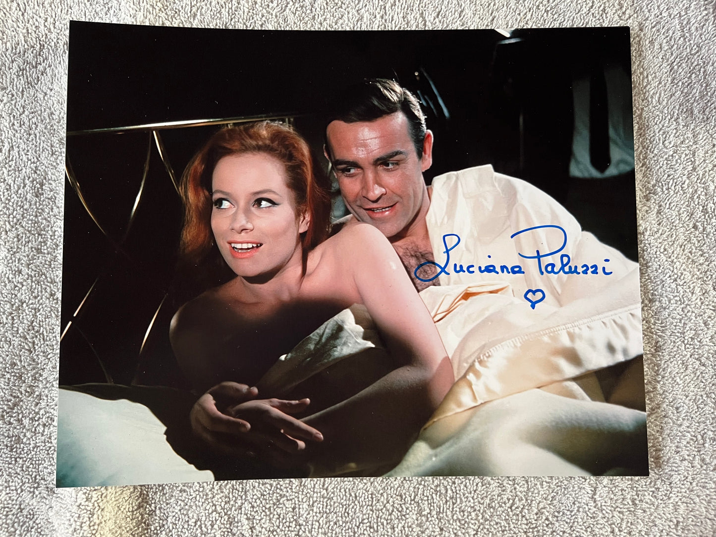LUCIANA PALUZZI, Bond Girl from THUNDERBALL (1964) Autograph