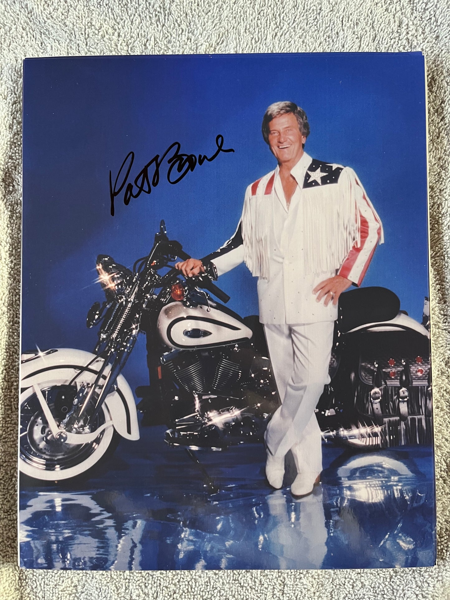 PAT BOONE (Autographed photo)