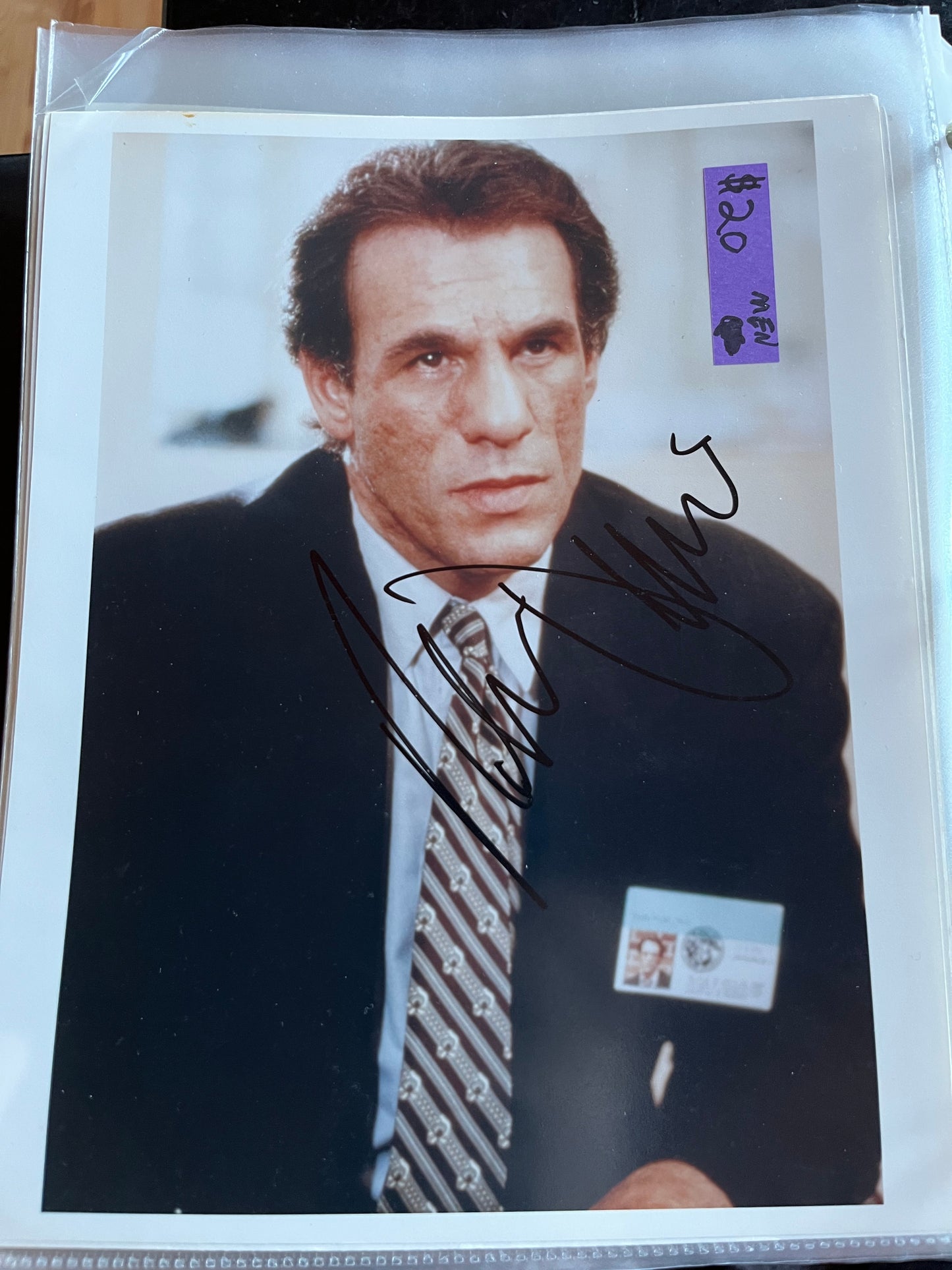 ROBERT DAVI, autograph