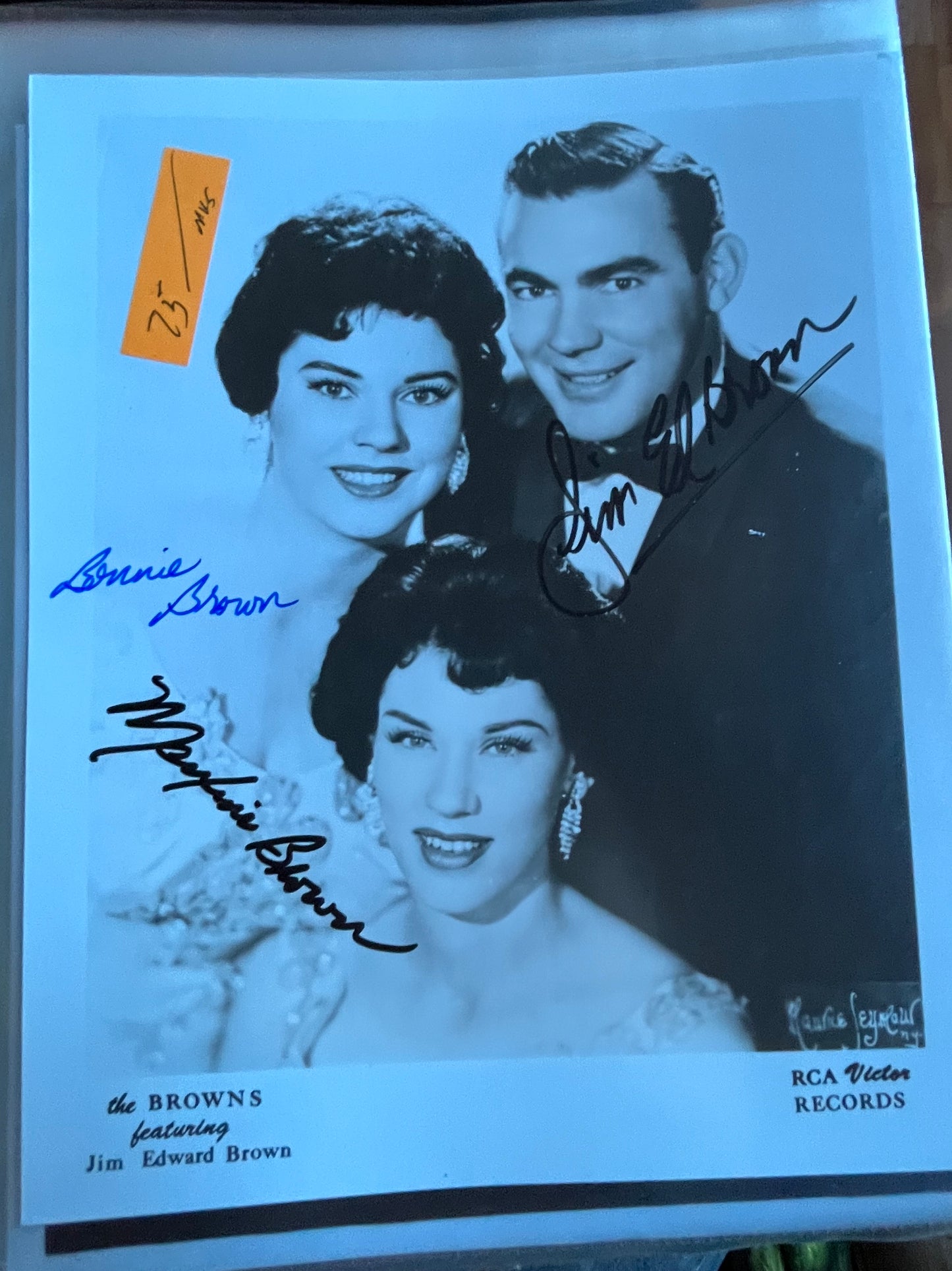 THE BROWNS, singing group, three autographs
