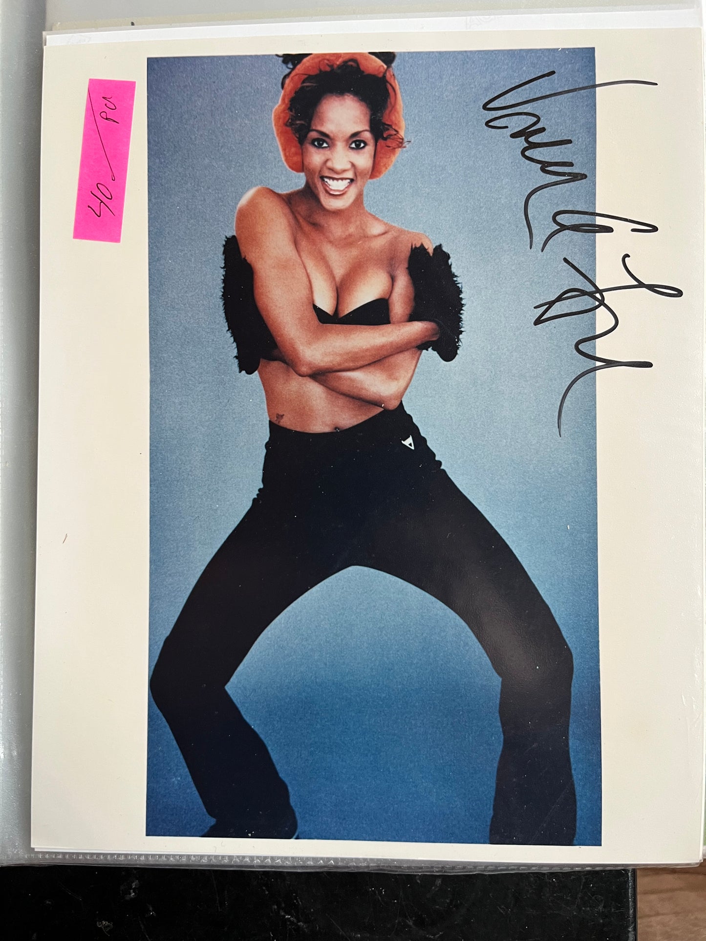 VIVICA FOX, autograph