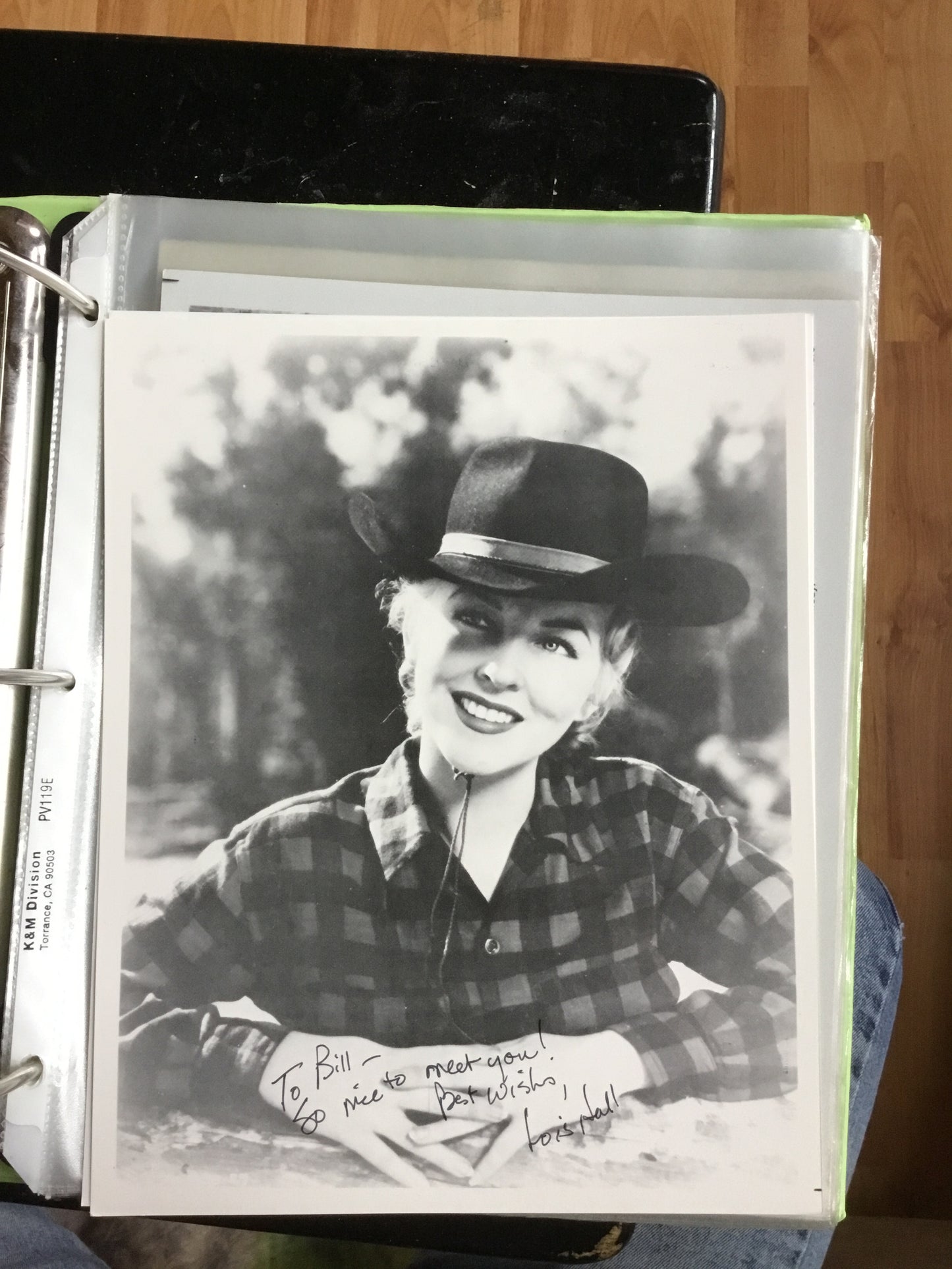 LOIS HALL, autograph