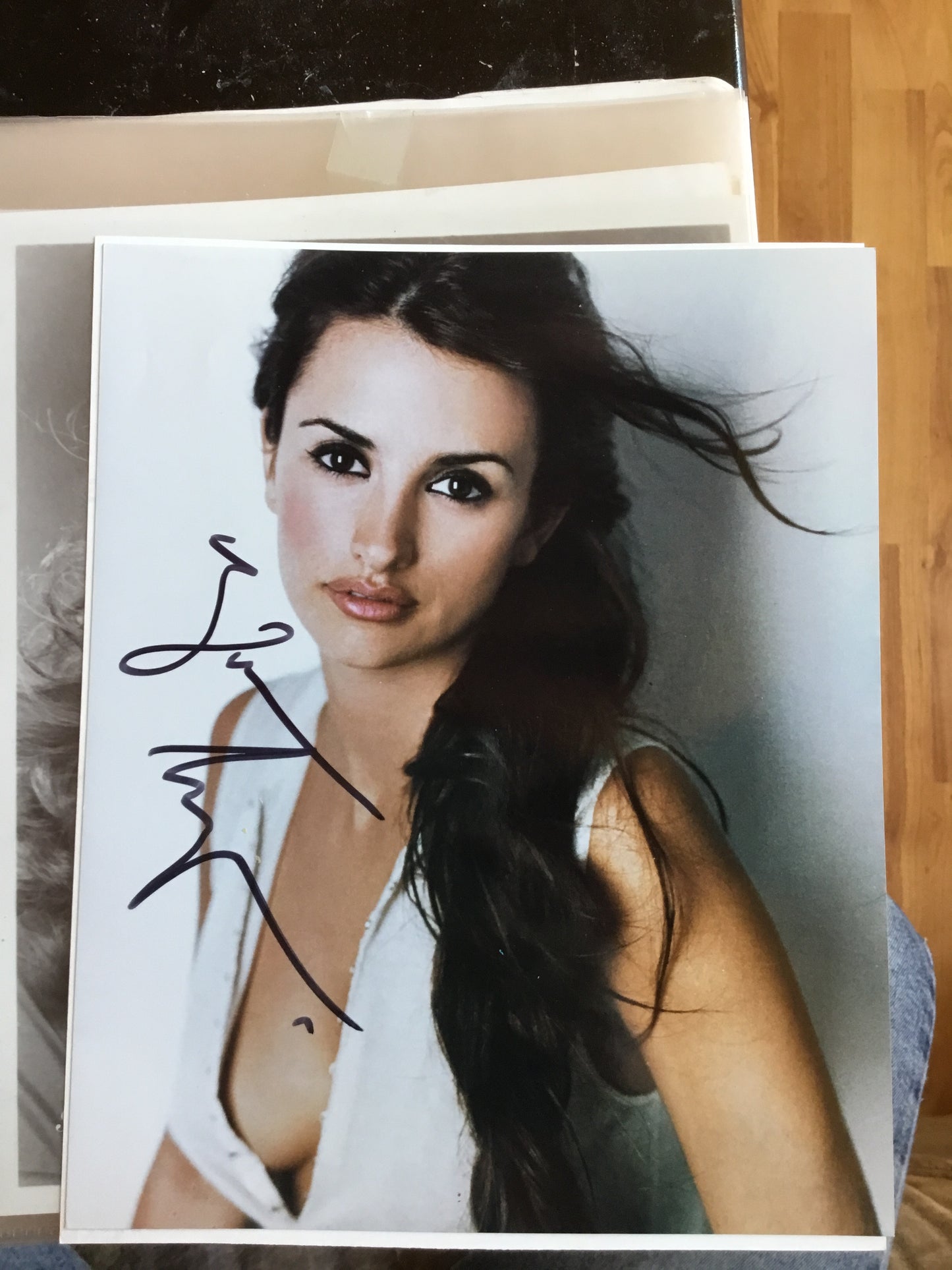 Penelope Cruz, autograph