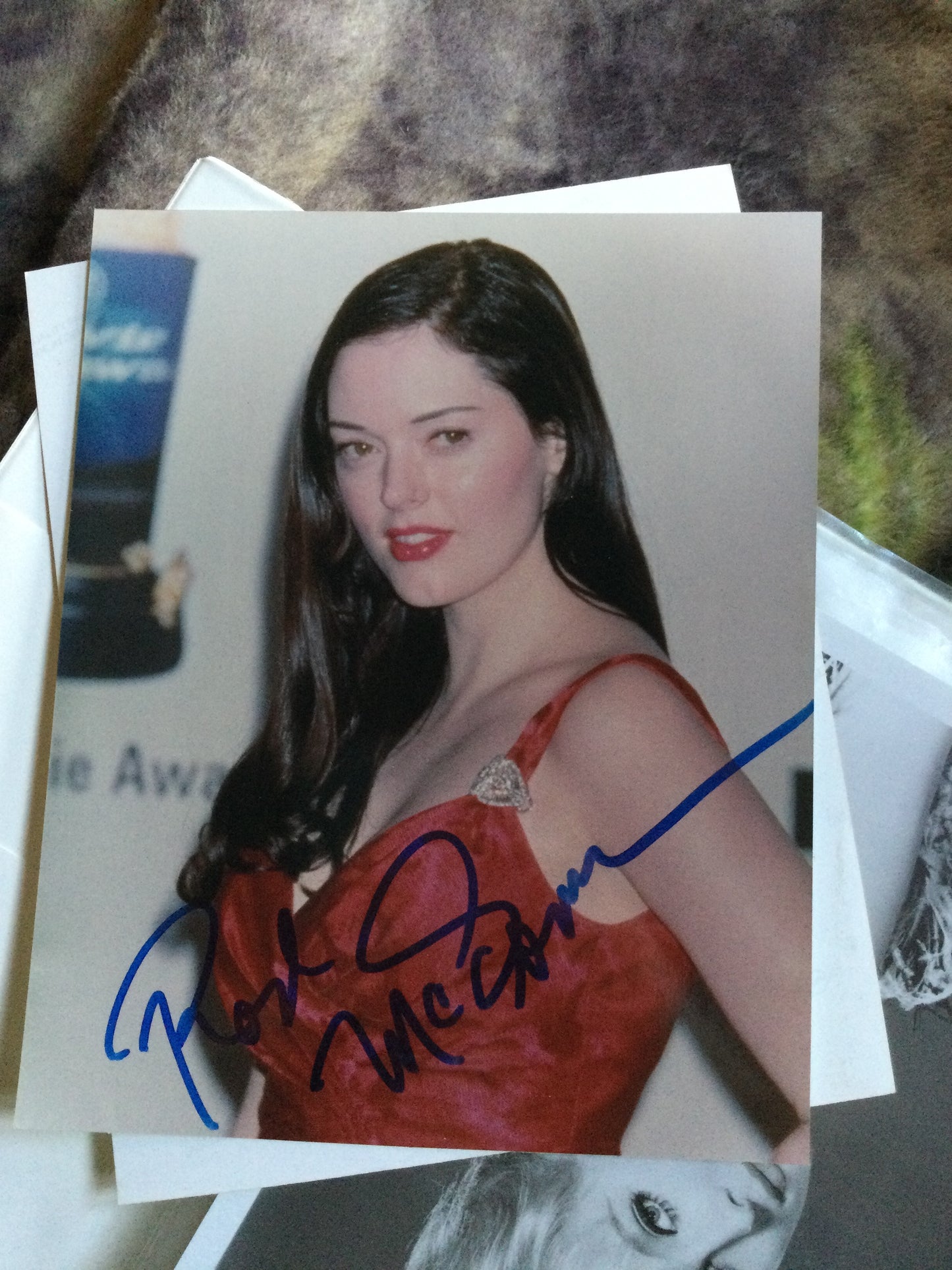 ROSE McGOWAN, autograph
