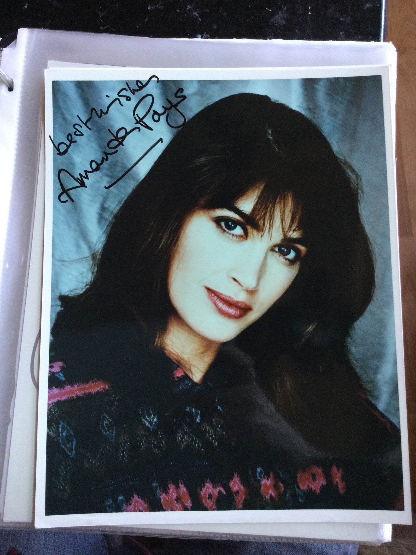 AMANDA PAYS, autograph
