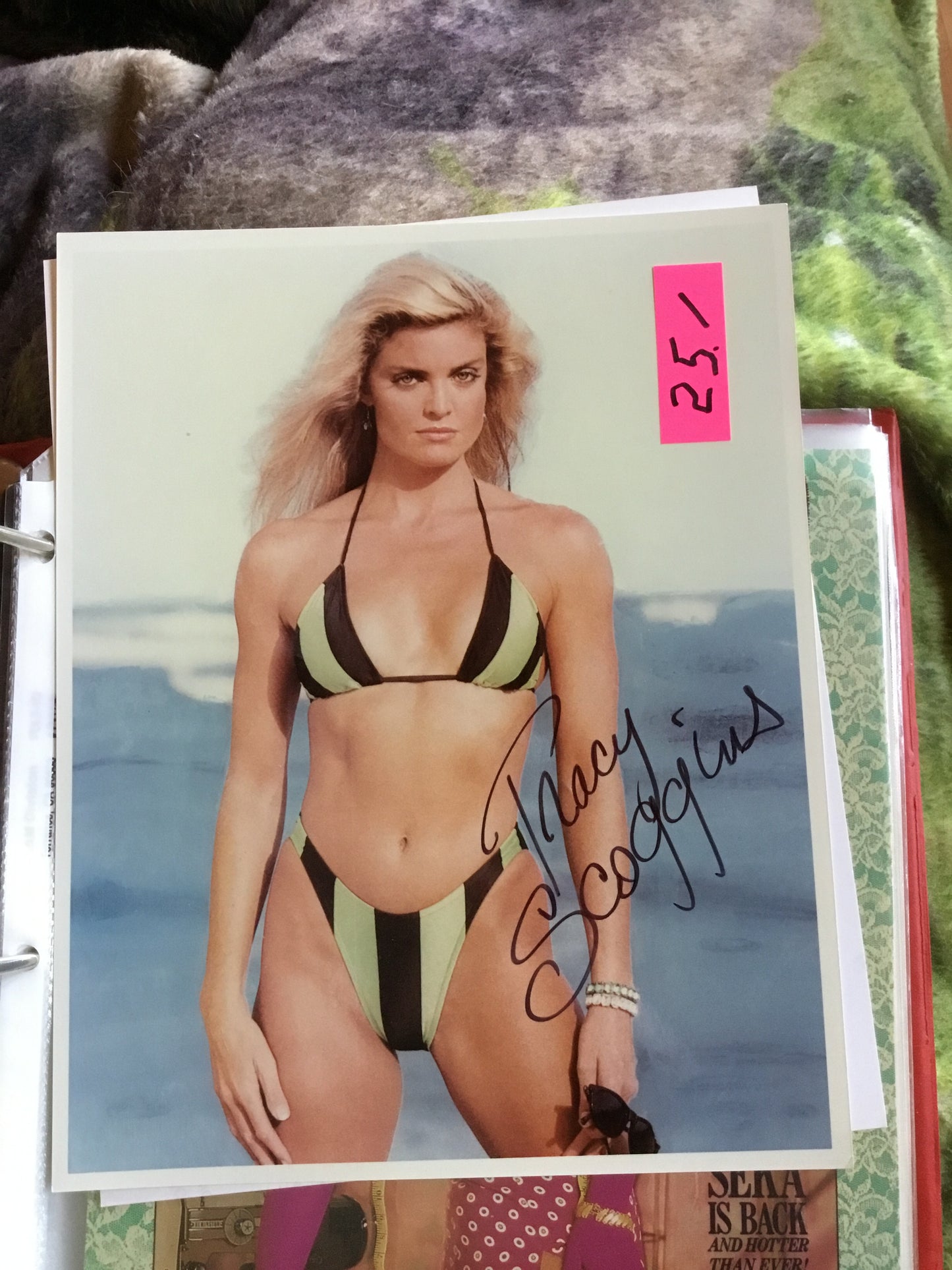TRACY SCOGGINS, autograph