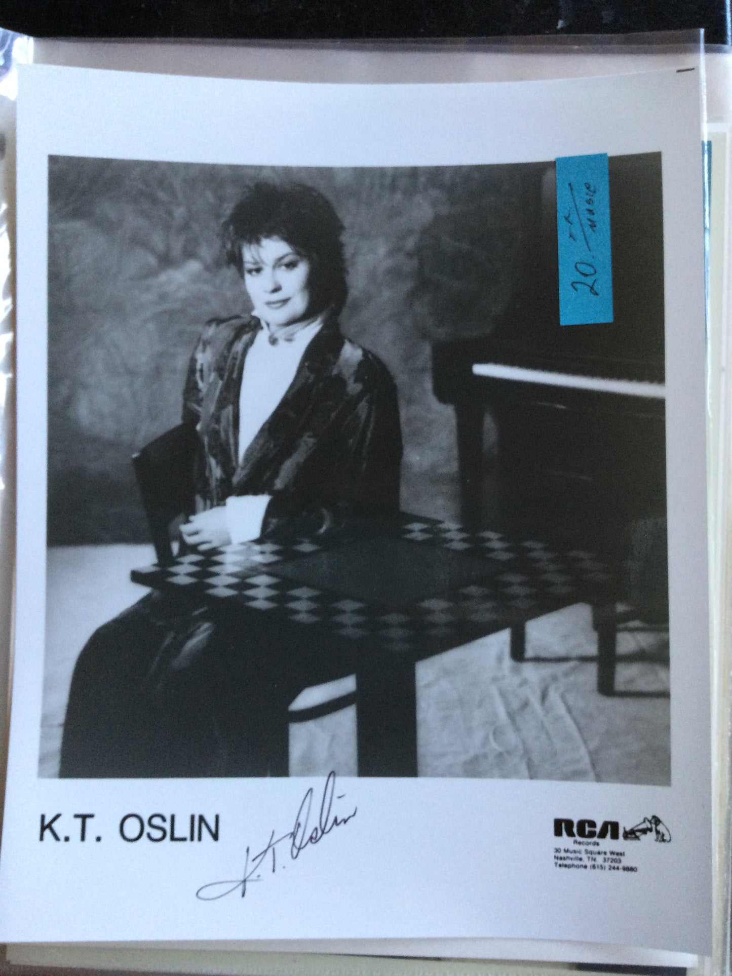 K.T. OSLON, autograph