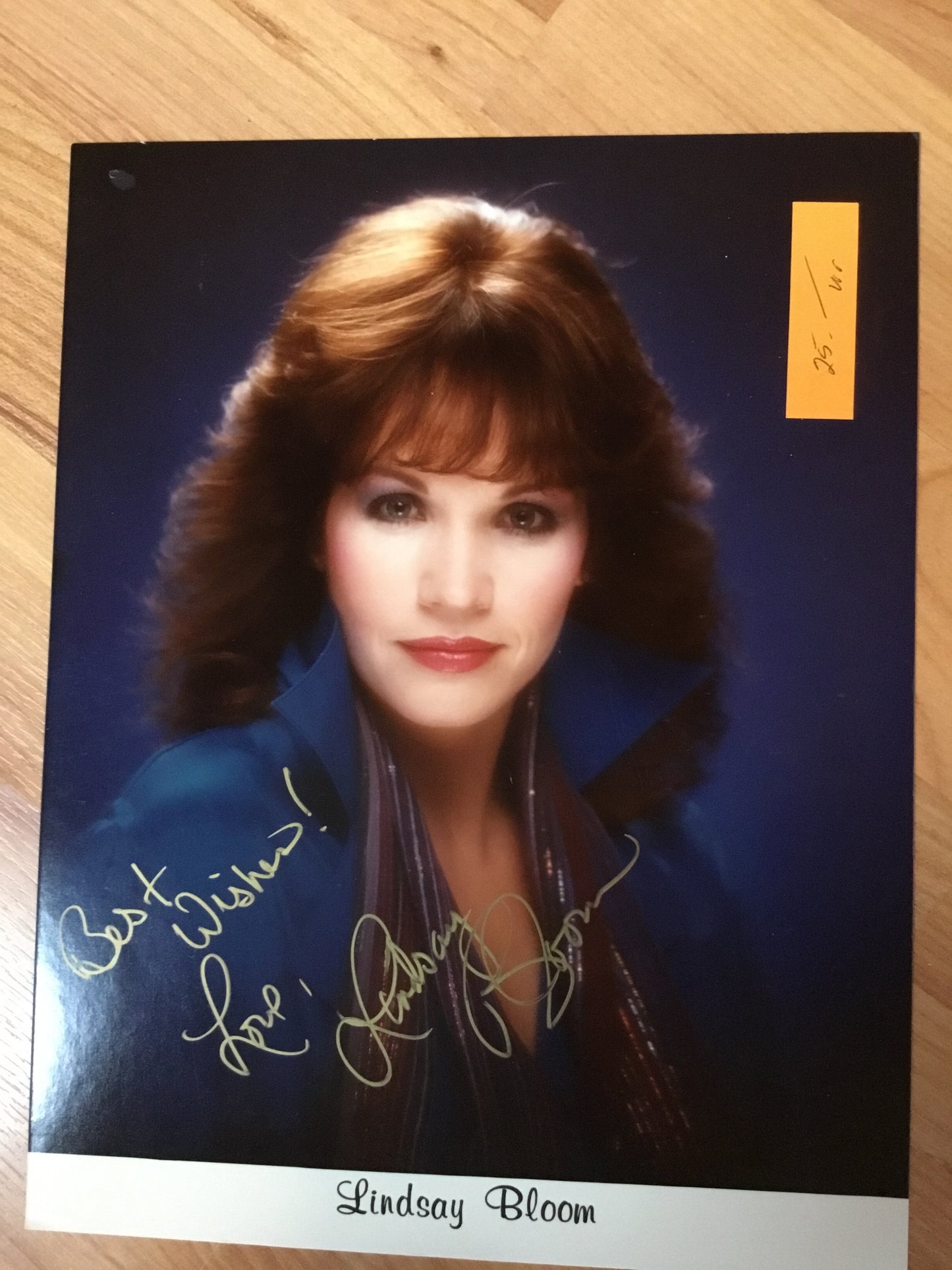 Lindsay Bloom, autograph