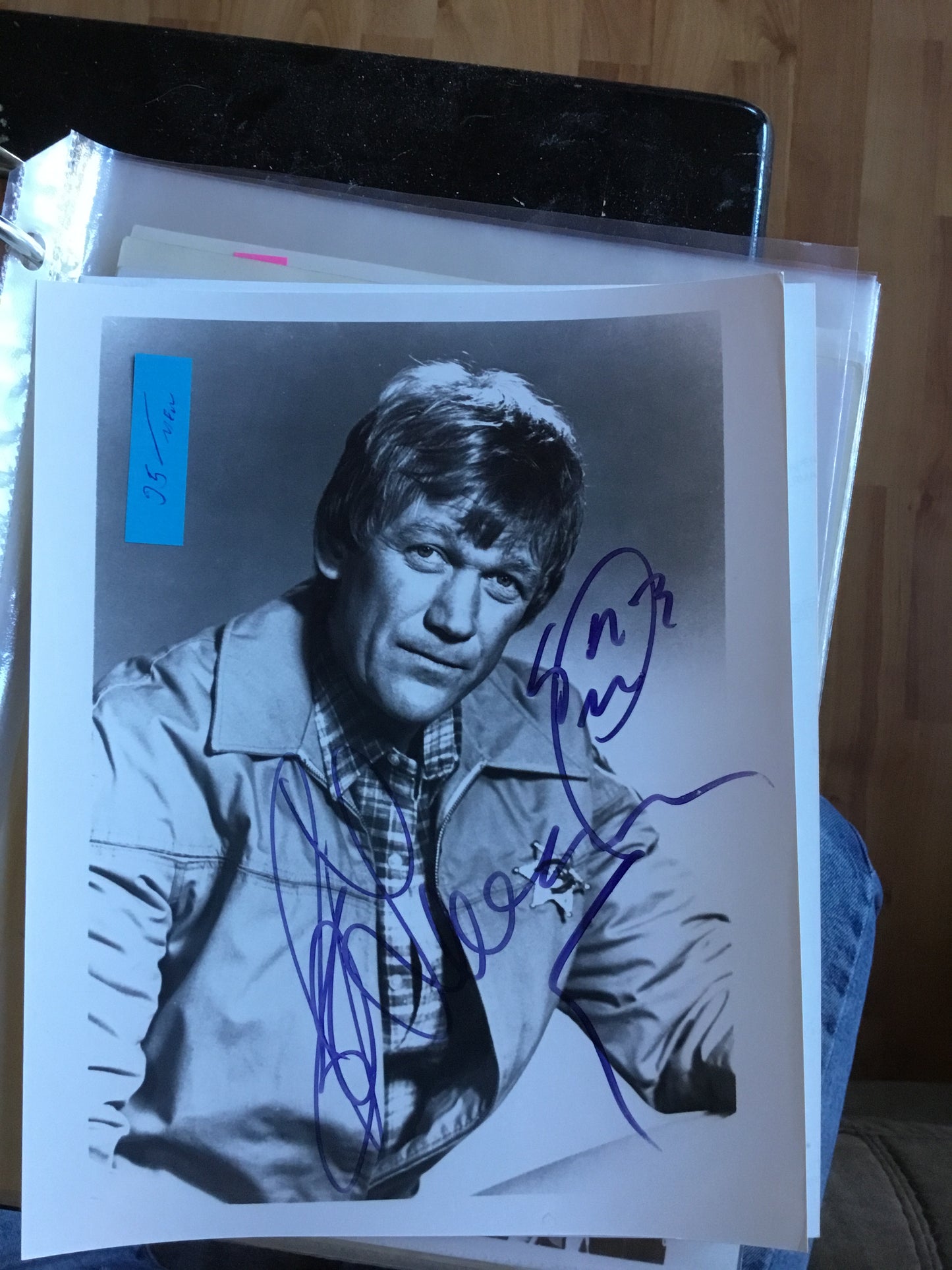 Bo Svenson, autograph