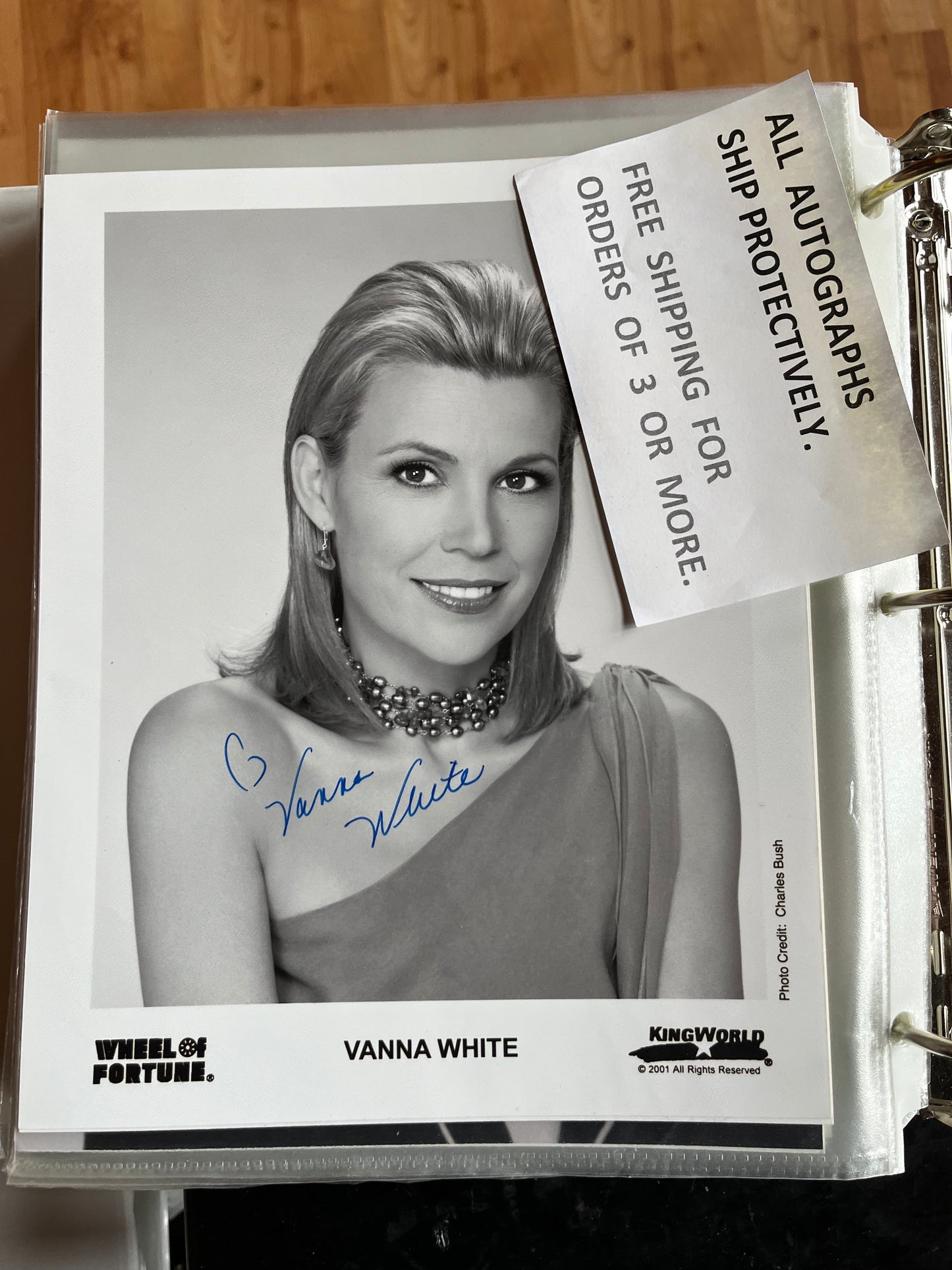VANNA WHITE, Wheel of Fortune, autograph