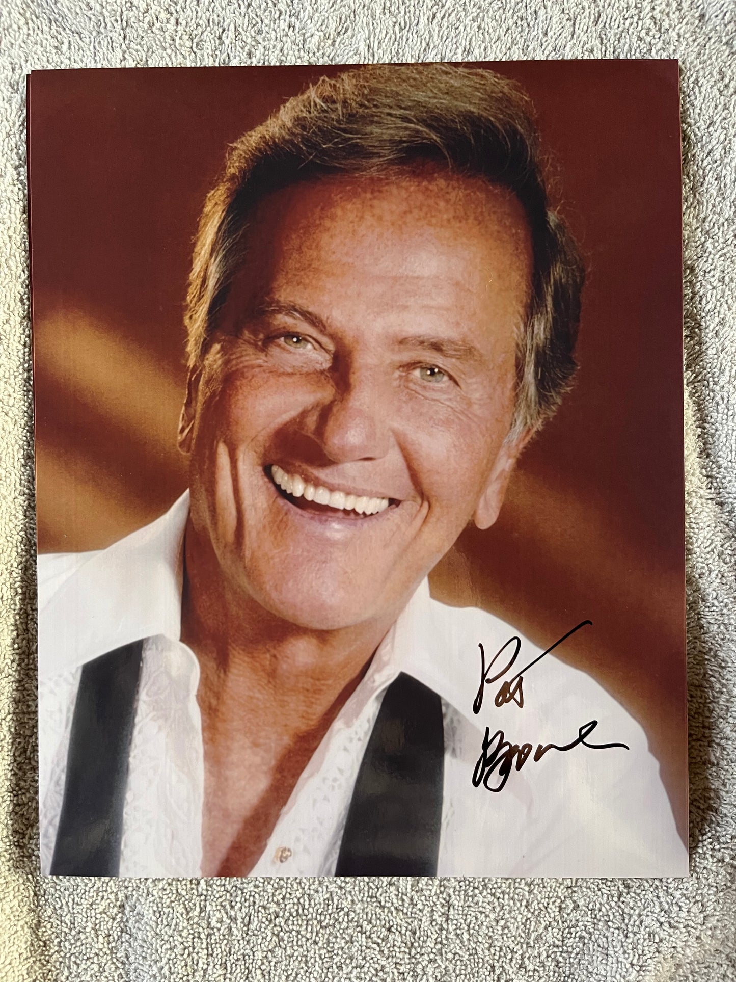 PAT BOONE (Autographed photo)