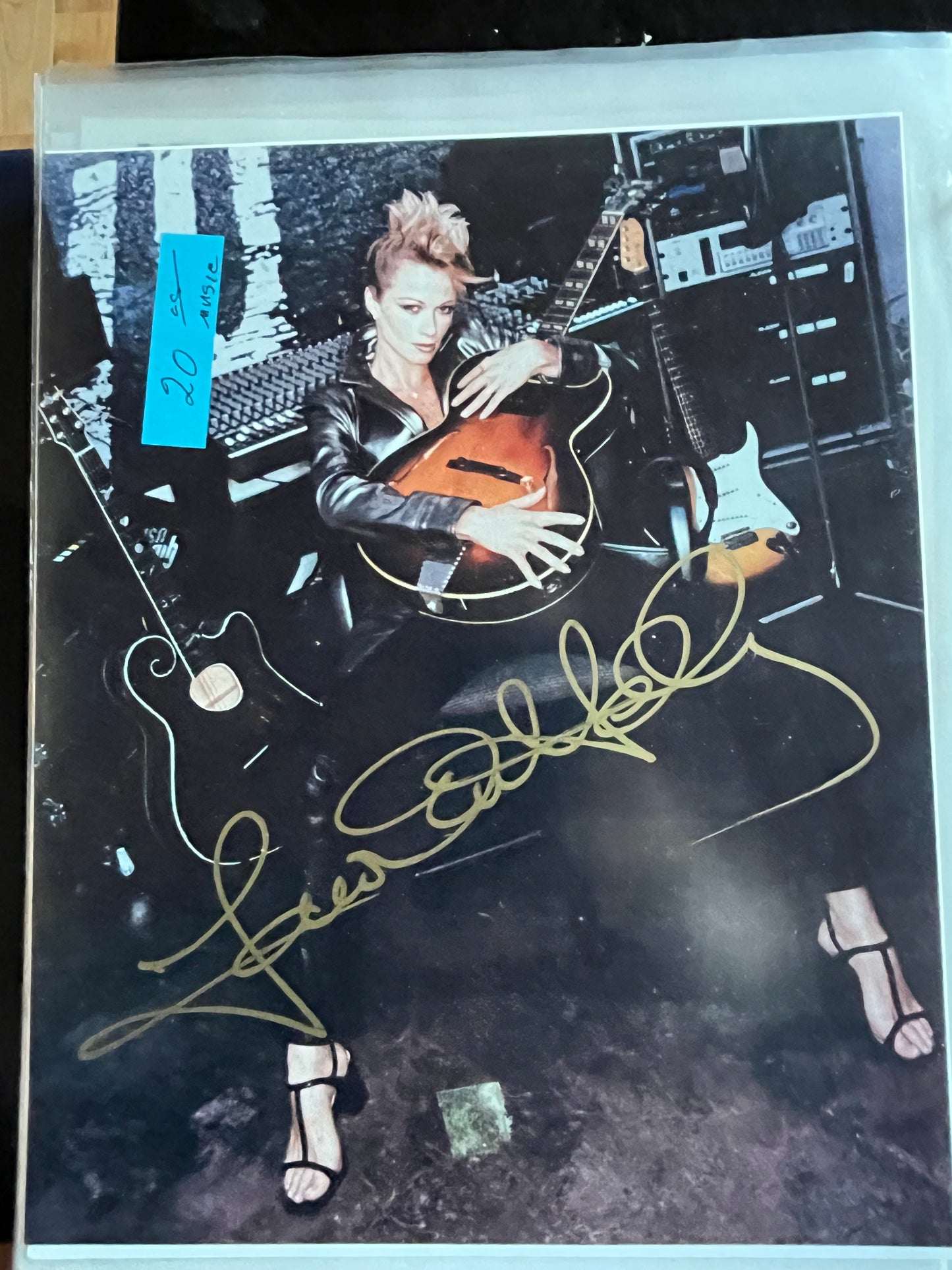 LAUREN HOLLY, singer, autograph