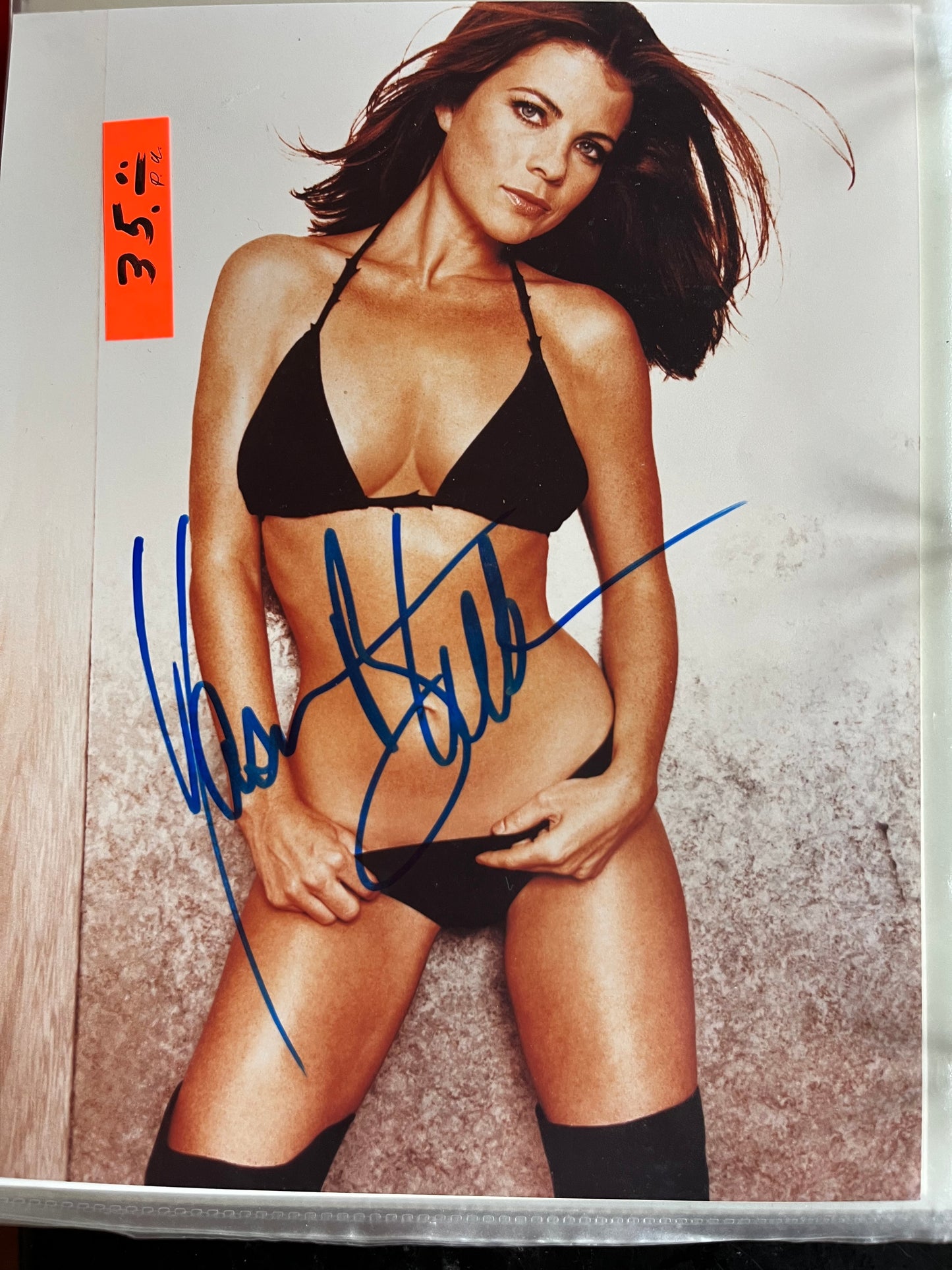 YASMINE BLEETH, autograph