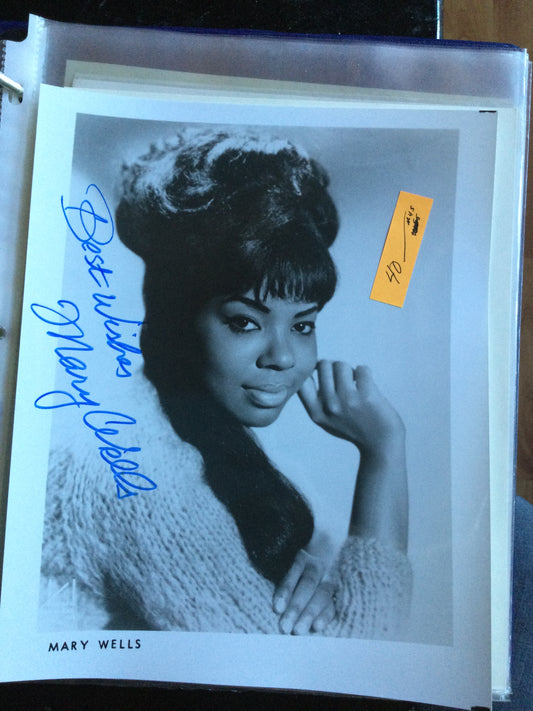 MARY WELLS, autograph