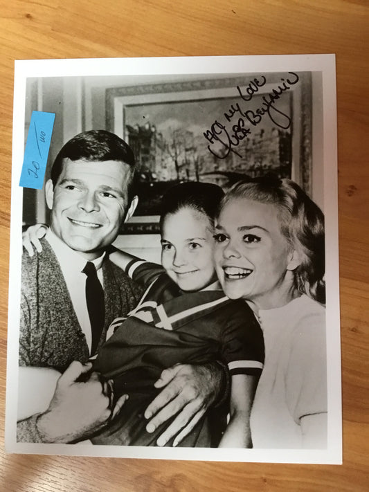 Julie Benjamin, autograph